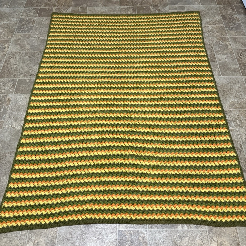 Vtg 70's Crocheted Afghan Throw Handmade Zig Zag Chevron Harvest Tones 72"x54" - Picture 4 of 6